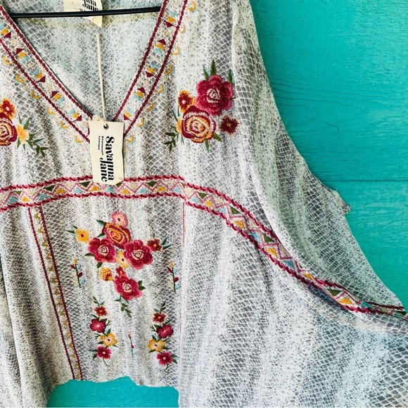 SAVANNA JANE BOHO EMBROIDERED PONCHO TOP SIZE 2X NWT V-NECK - Picture 5 of 10